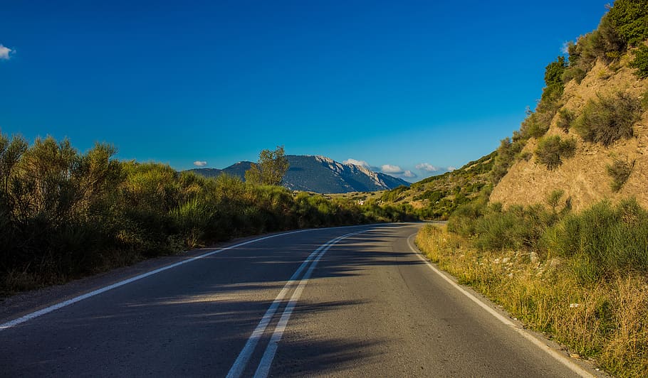road, highway, asphalt, tarmac, sunlight, green, nobody, snow HD wallpaper