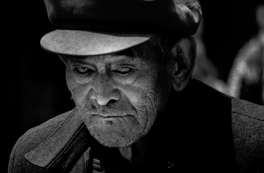 china, yunnan, old men, blind, provocation, cap, bear, portrait