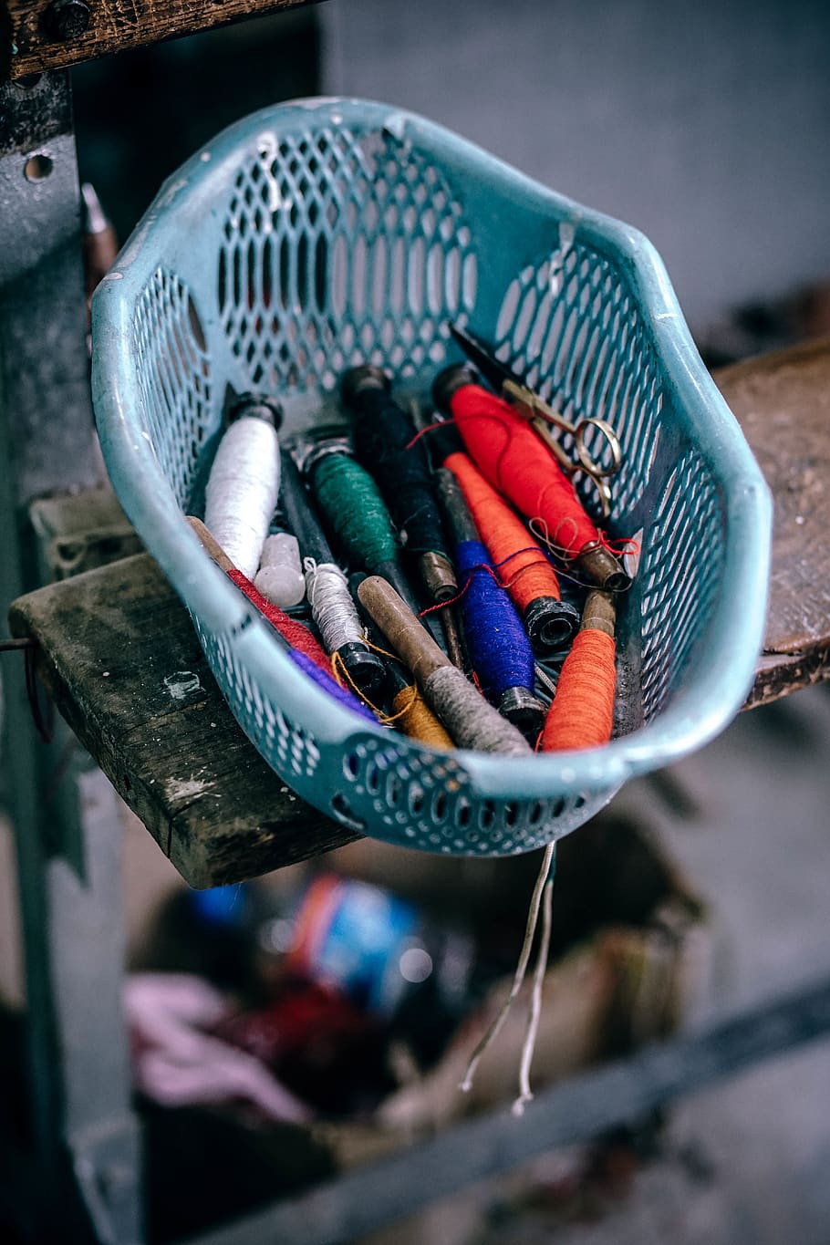 yarn, thread, tray, sew, tie, industrial, factory, blur, art and craft HD wallpaper