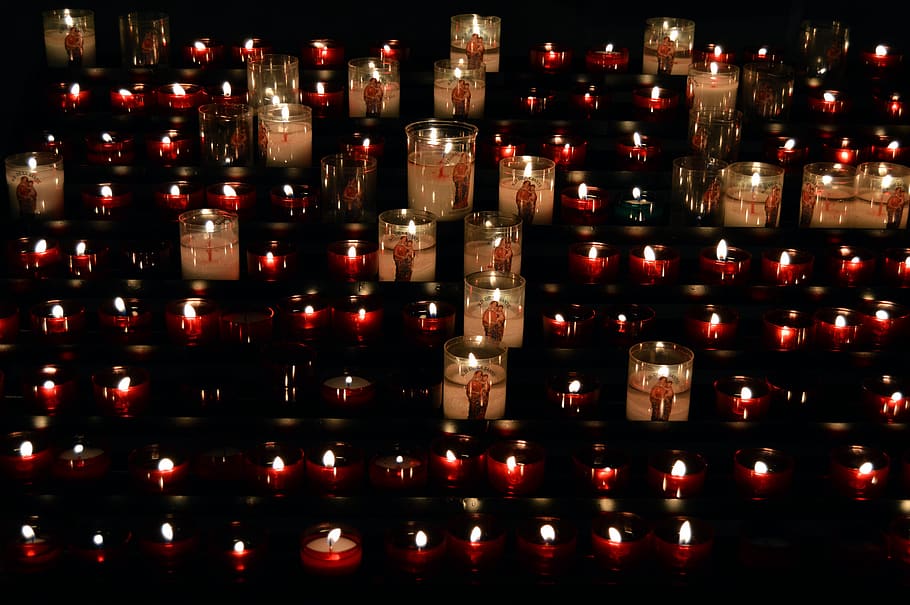 candle, light, flame, burn, shining, candlelight, heat, prayer HD wallpaper