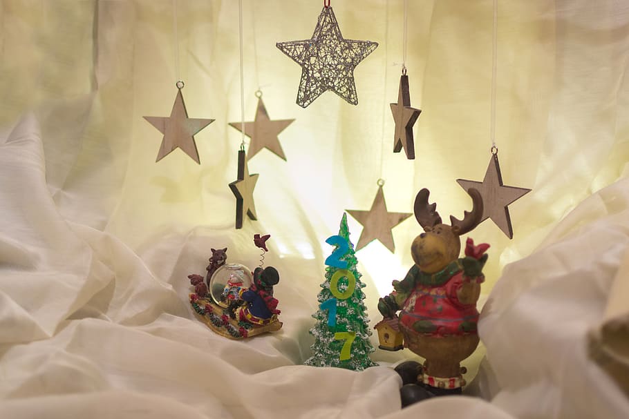 christmas, holidays, tree, snowman, reindeer, crystal globe HD wallpaper