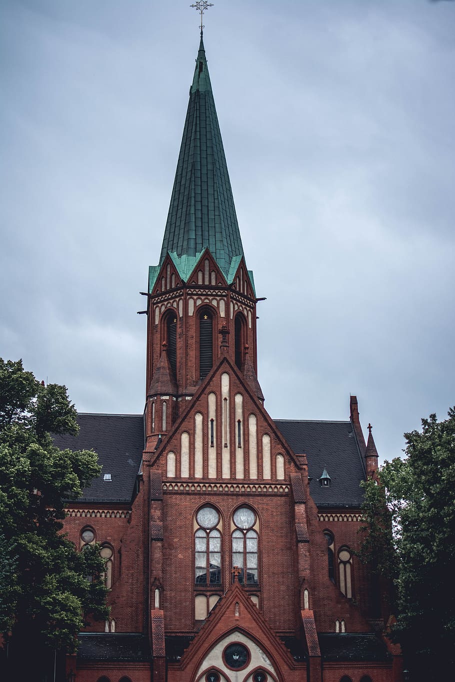 Brown and Teal Building Photography, architecture, bricks, cathedral HD wallpaper