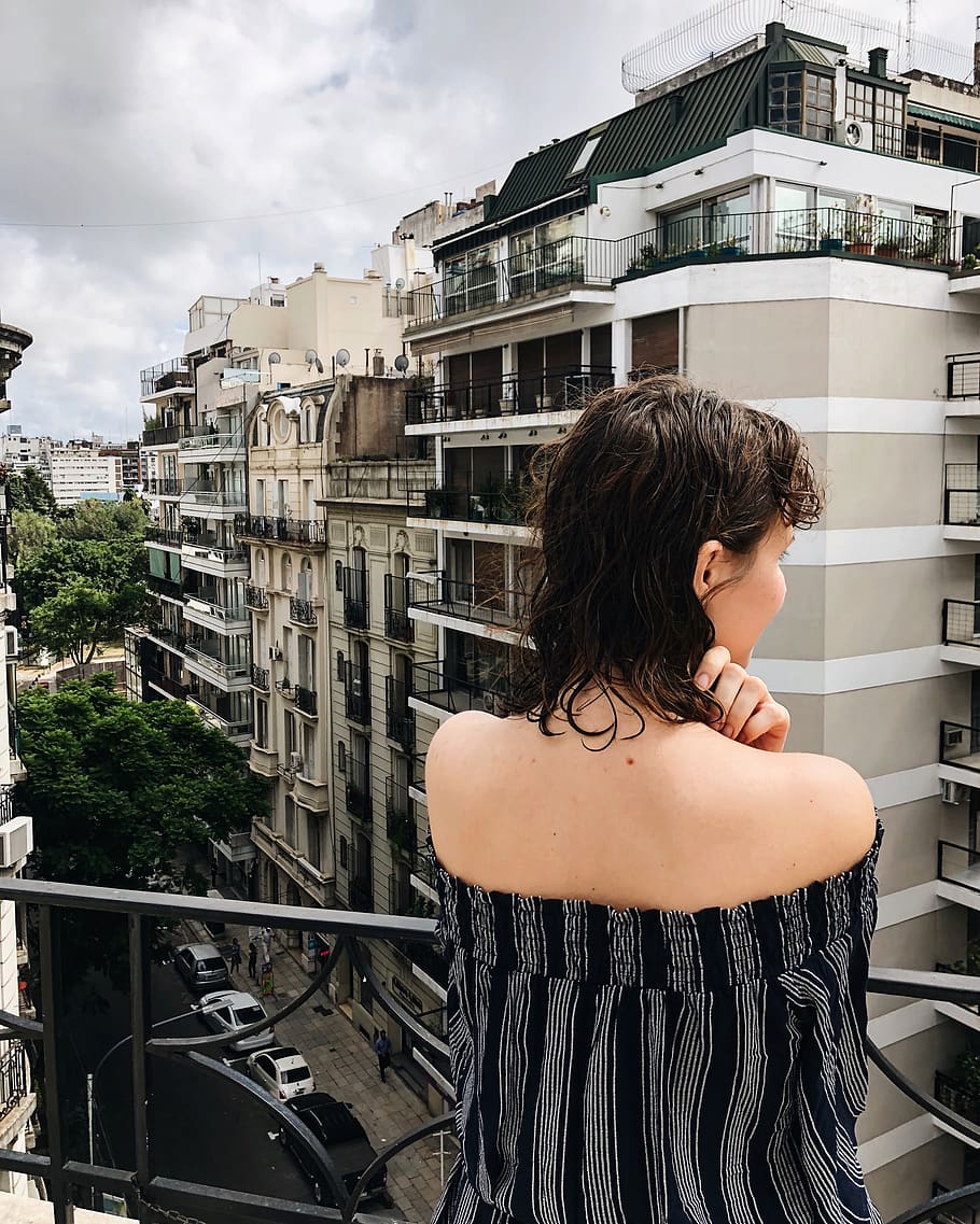 Black and Gray Striped Tube Dress on Terrace, apartment, architecture HD wallpaper