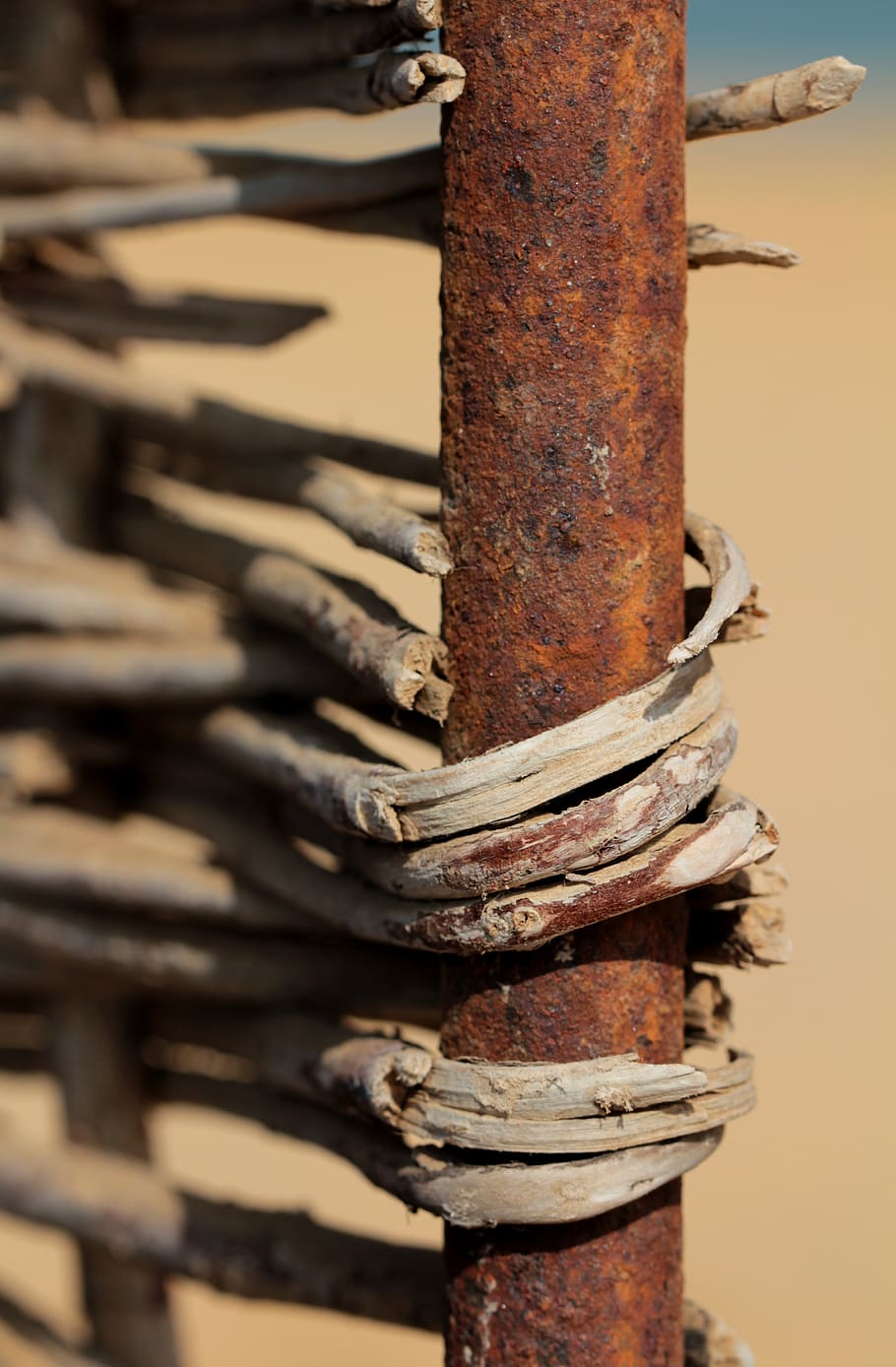 braid, rust, rusty, grid, metal, fenced, barrier, rusted, brown HD wallpaper