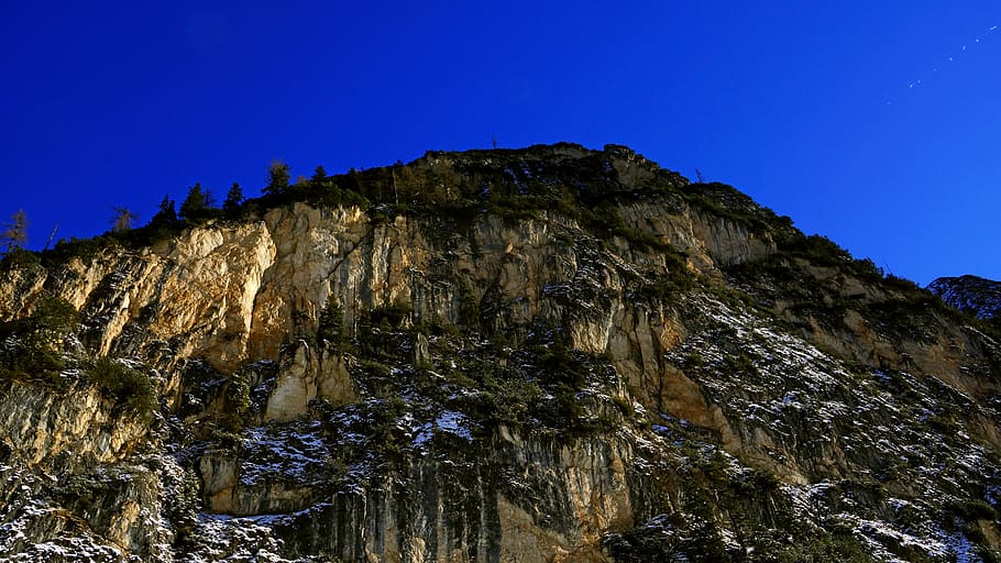 brown mountain, nature, outdoors, cliff, water, plateau, mesa HD wallpaper