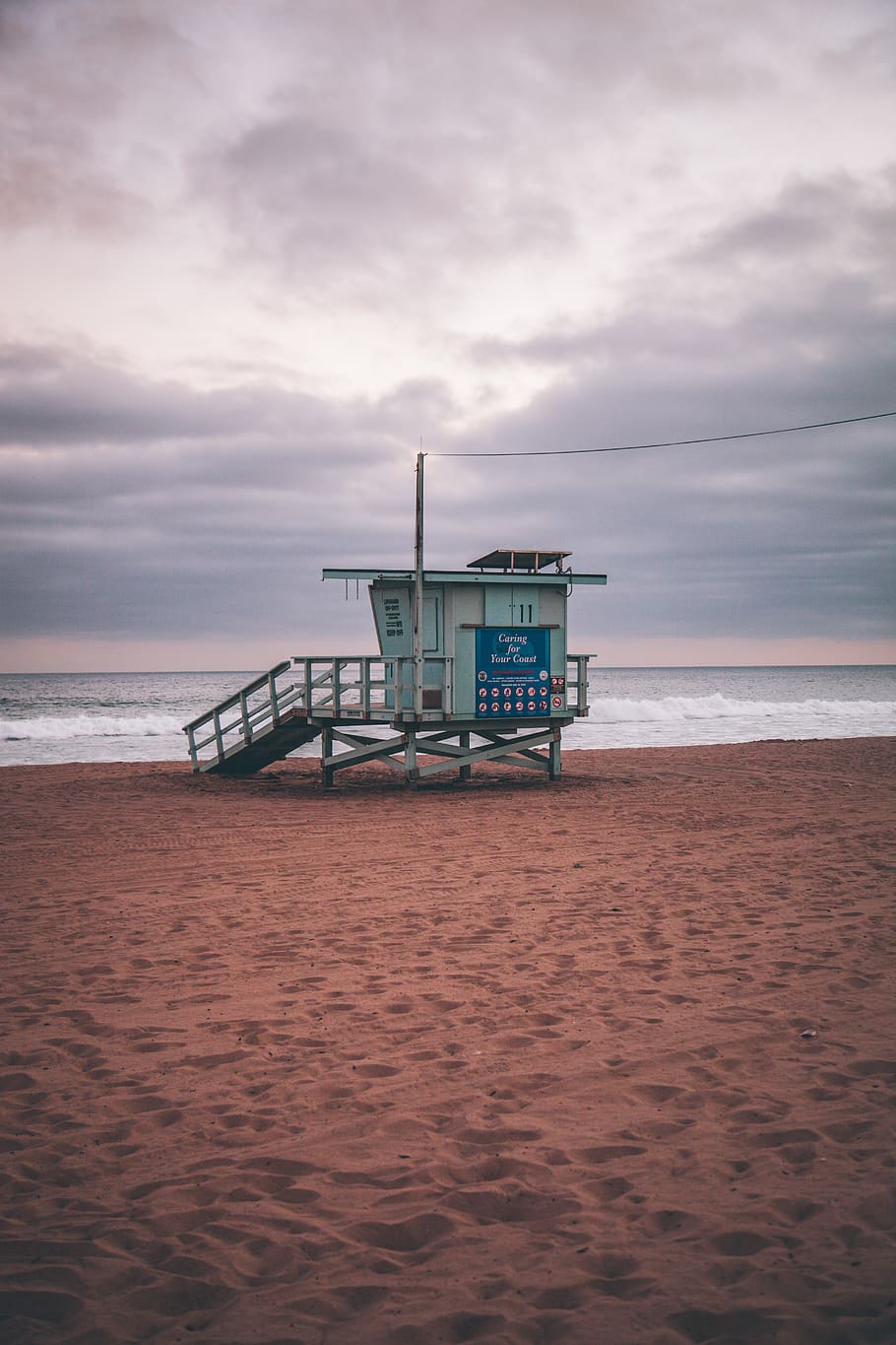 Wooden Baywatch, beach, dawn, footprints, landscape, nature, ocean, HD wallpaper