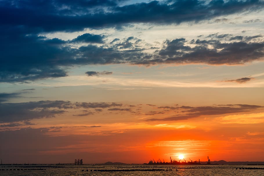 Body of Water over the Horizon, beach, clouds, dawn, environment HD wallpaper