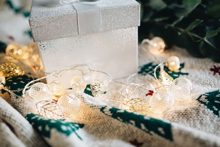 Modern Christmas Decor, minimal, white, holidays, decorations HD wallpaper