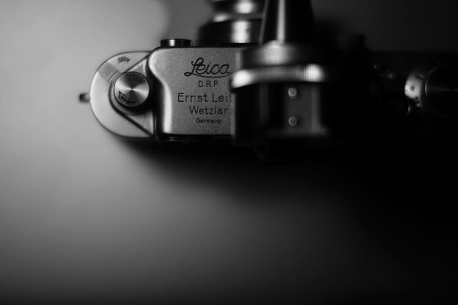 leica, tech, closeup, metallic, camera, button, from above