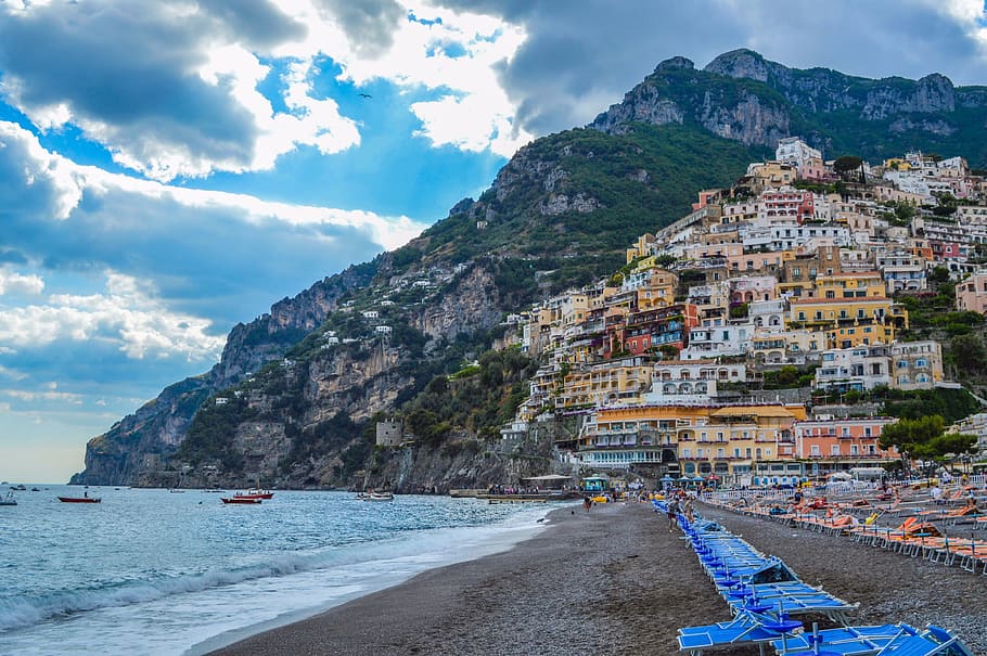 Photography of Beach Near Mountain, bay, boats, cliff, clouds HD wallpaper