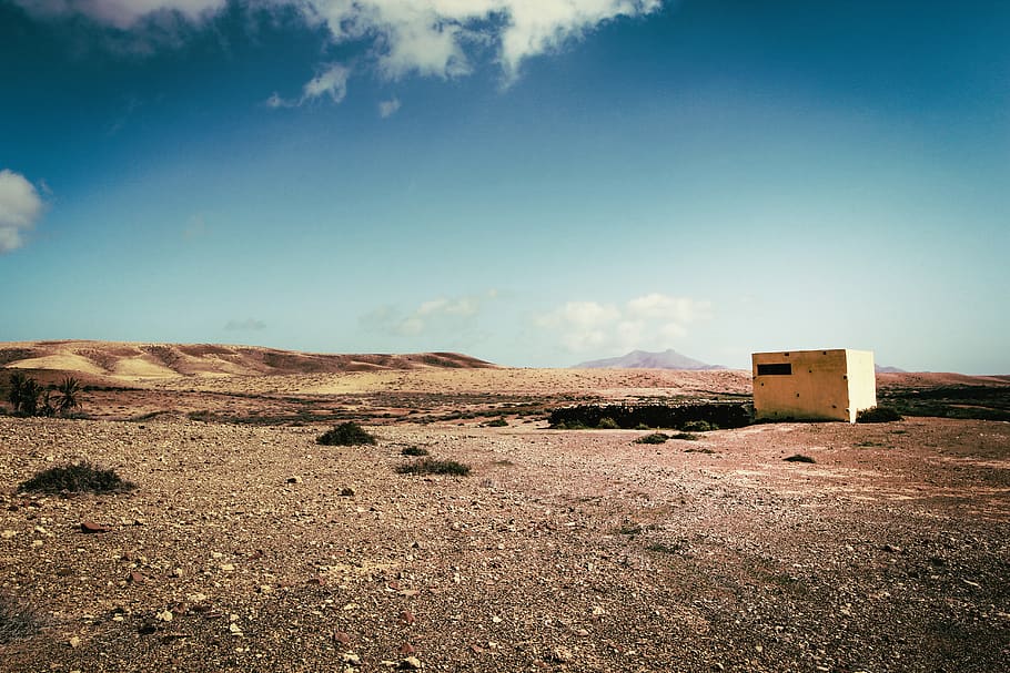 White Concrete Building on Desert, abandoned, arid, barren, bunker, HD wallpaper