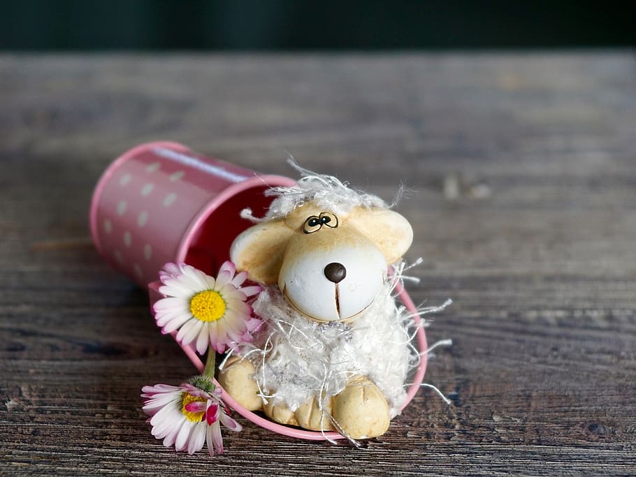 Brown Mouse Toy Beside Pink Basket, blur, bucket, close-up, container HD wallpaper