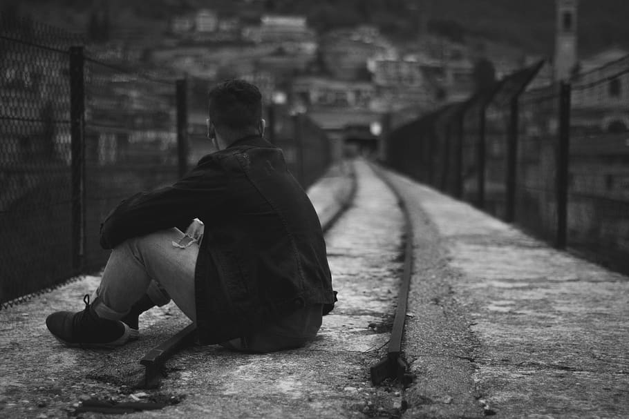 italy, bergamo, solitudine, boy, black and white, rails, tumblr, HD wallpaper