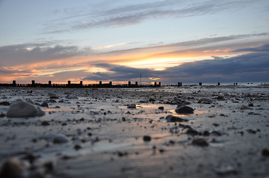 norfolk, clouds, sunset, rocks, sand, beach, sky, water, sea HD wallpaper