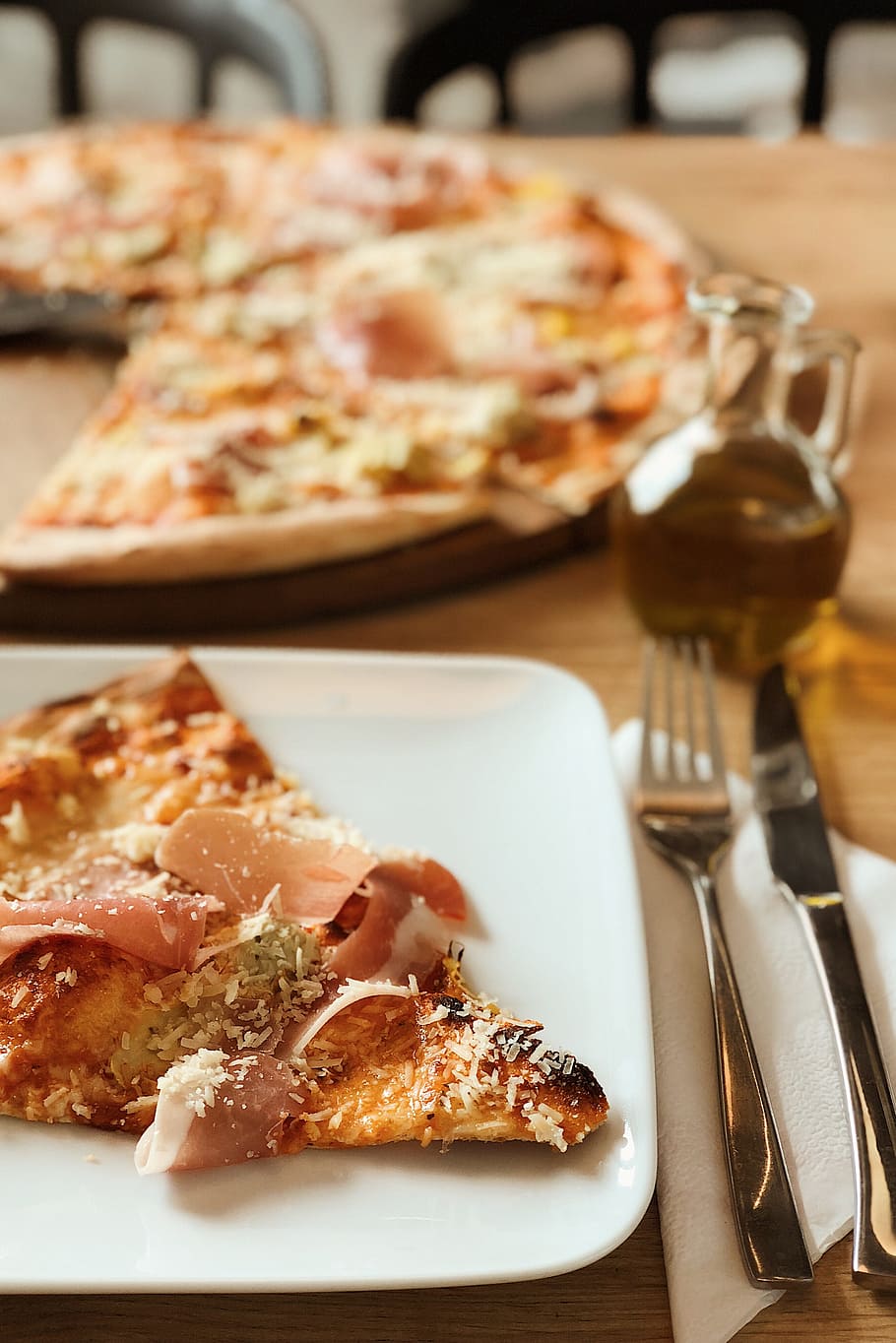 Pizza with Prosciutto on the white plate, cheese, food, lunch, HD wallpaper