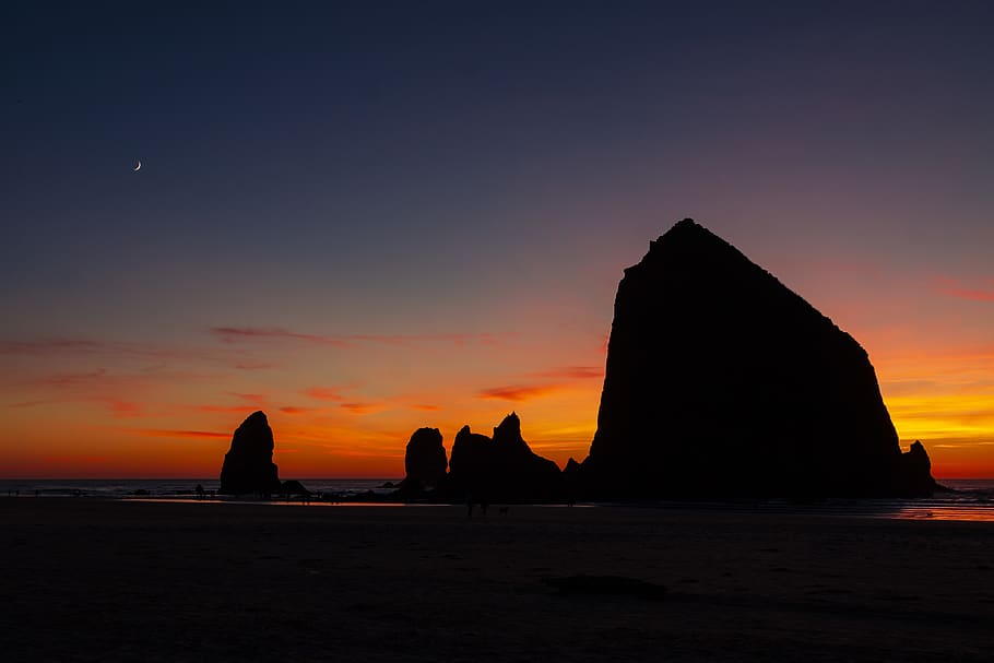 Silhouette of Rock Formation, beach, clouds, crescent moon, dawn HD wallpaper