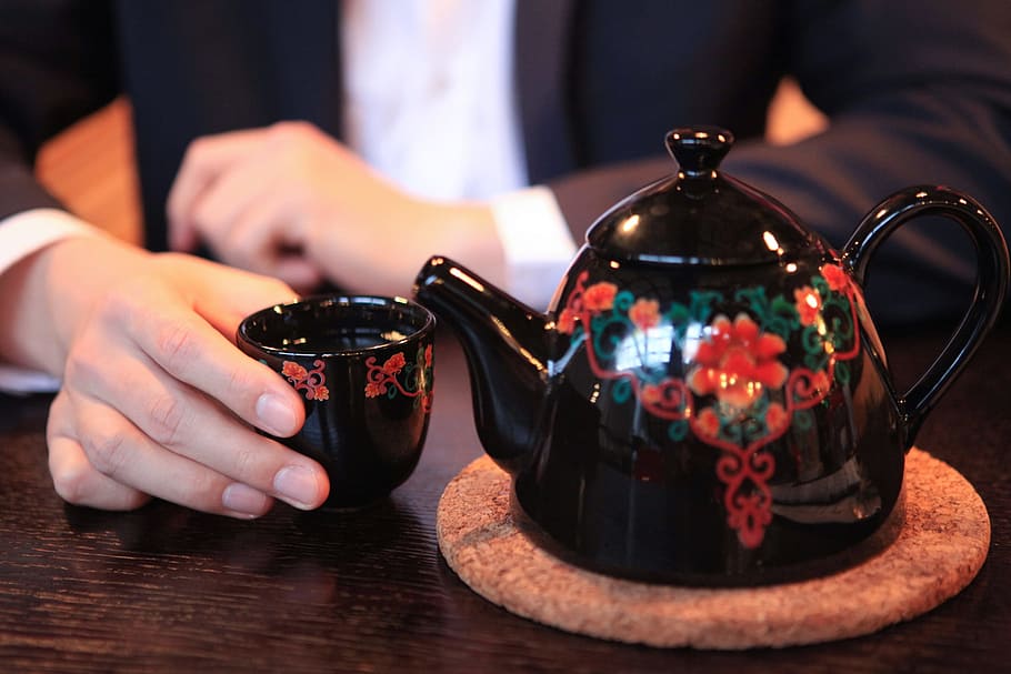 teapot, hand, close-up, human hand, human body part, one person HD wallpaper