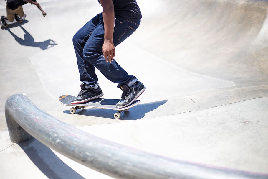 low section, one person, human leg, skateboard park, real people HD wallpaper