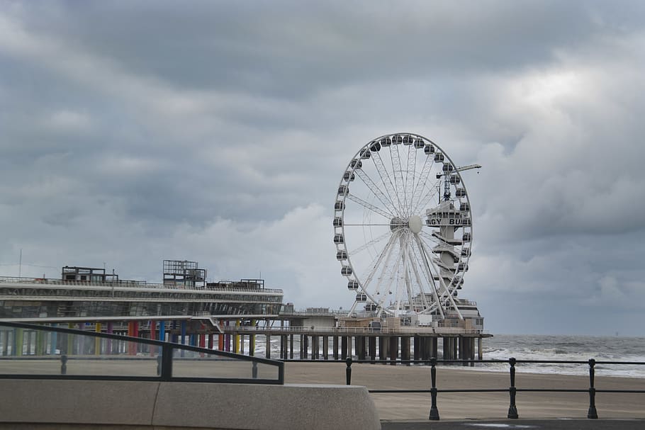 White Ferris Wheel, architecture, beach, building, cityscape HD wallpaper