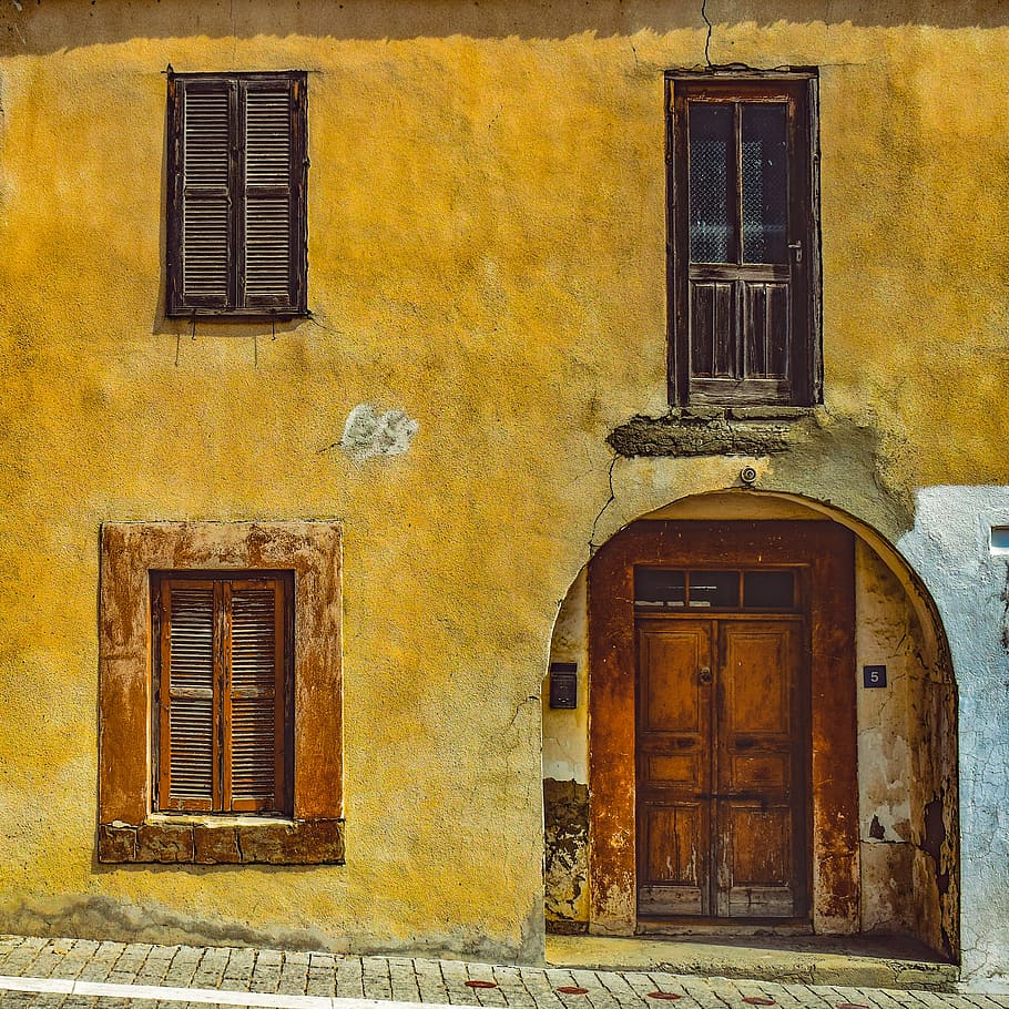 house, facade, old, aged, weathered, abandoned, decay, architecture HD wallpaper