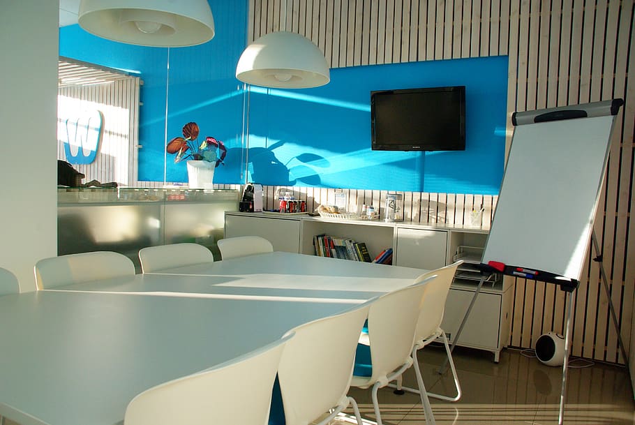 White Dining Table, chairs, contemporary, design, desk, floor HD wallpaper
