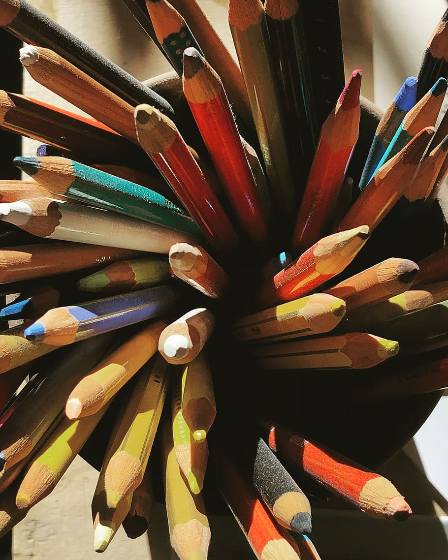colors, pencil, art, creativity, sun, shadow, choice, multi colored HD wallpaper