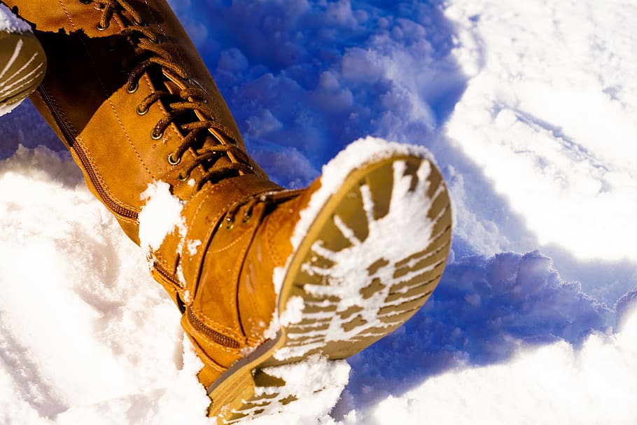 Person's Left Foot on Snowfield, boots, brown, cold, daylight HD wallpaper