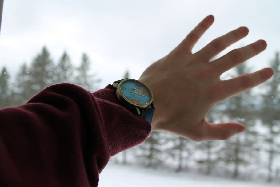 arm, window, sky, blue, gold, sweater, handportrait, reach HD wallpaper