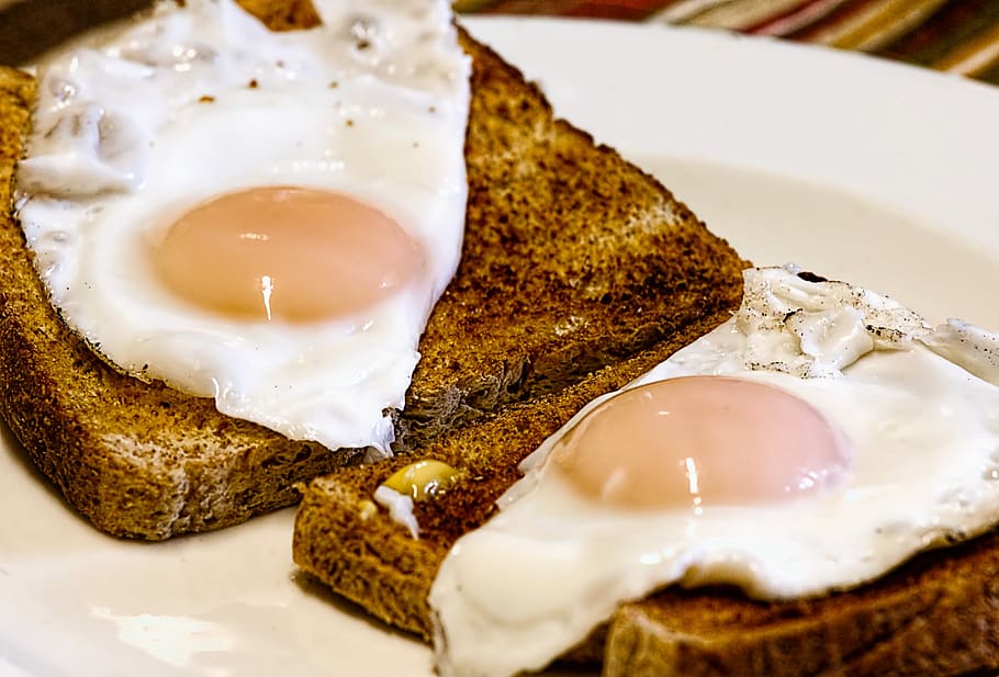 Sunny-side Up Eggs on Toasted Breads, cholesterol, food, fried HD wallpaper