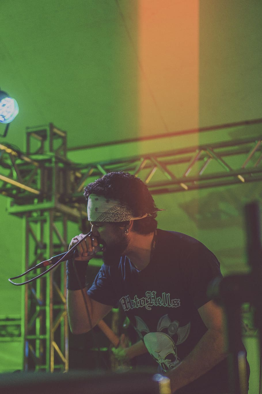 man performing on stage while holding microphone, human, person HD wallpaper