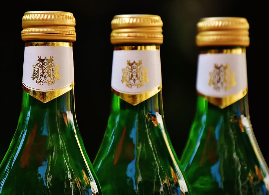 Three Green Glass Bottles, alcohol, beer, beverage, celebration HD wallpaper