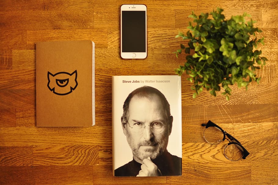 apple, iphone, workplace, books, table, steve jobs, wood, desk HD wallpaper