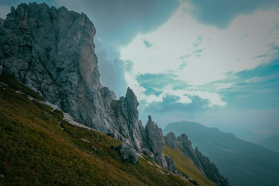 Rock Formation on Hill, clouds, daylight, grass, HD wallpaper HD wallpaper