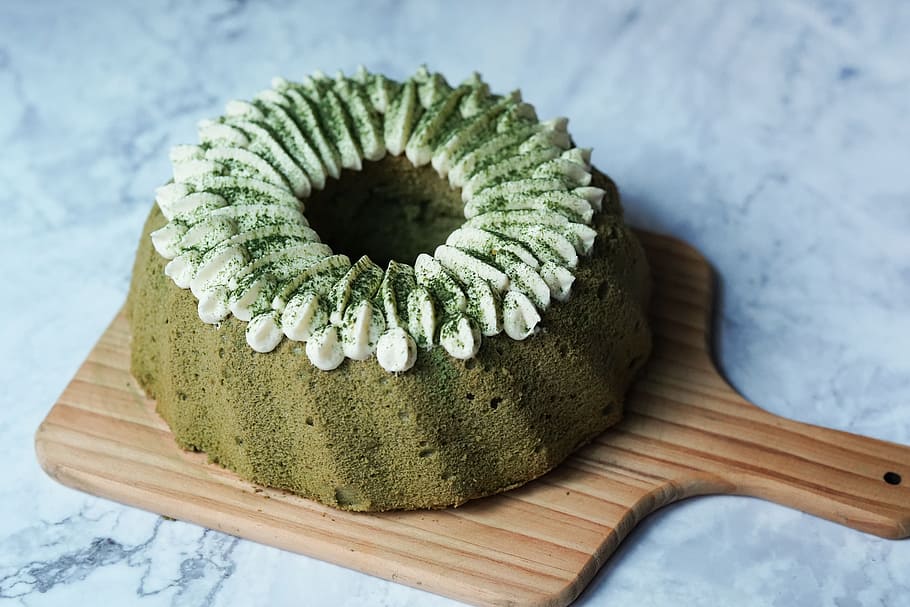 Baked Bundt Cake on Brown Wooden Board, close-up, colors, delicious HD wallpaper