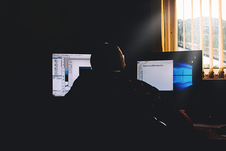 Man Using Computers, monitors, office, screen, work, working HD wallpaper