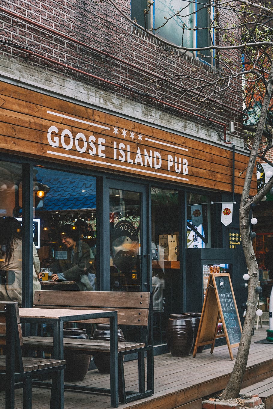HD wallpaper: Goose Island Pub store, restaurant, human, person, cafe,  cafeteria | Wallpaper Flare