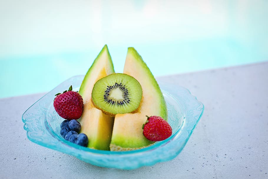 fruit, bowl, poolside, cantaloupe, melon, kiwi, strawberries HD wallpaper