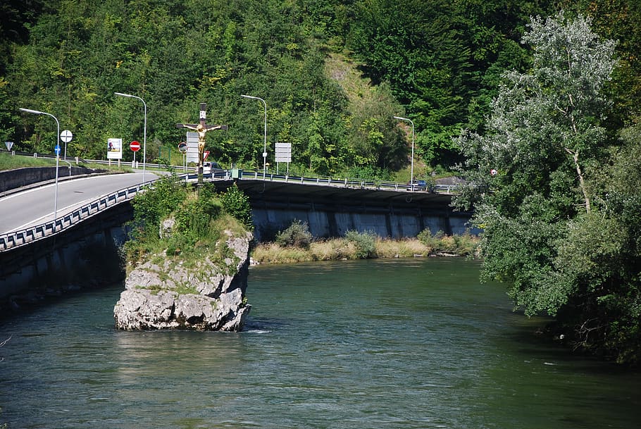 bath ischl, river, stone, cross, monument, water, road, bridge HD wallpaper