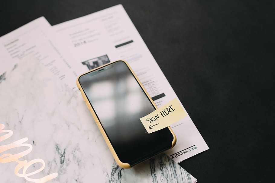 black smartphone, text, communication, western script, still life HD wallpaper