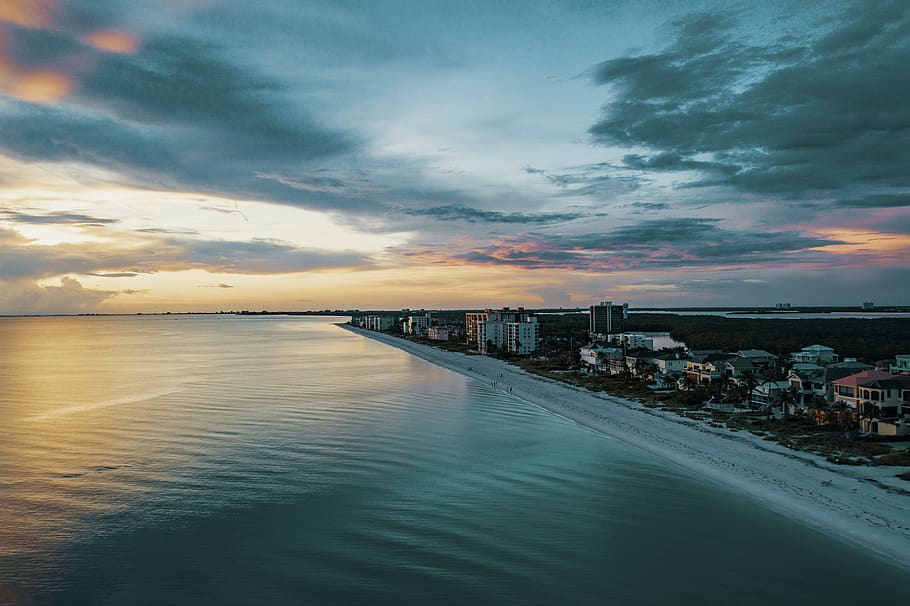 Aerial View of Island, beach, buildings, clouds, dawn, evening HD wallpaper