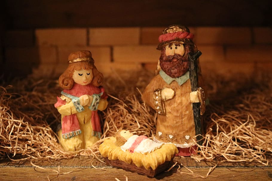 threereligious figurines, manger, nativity, crib model, christma HD wallpaper