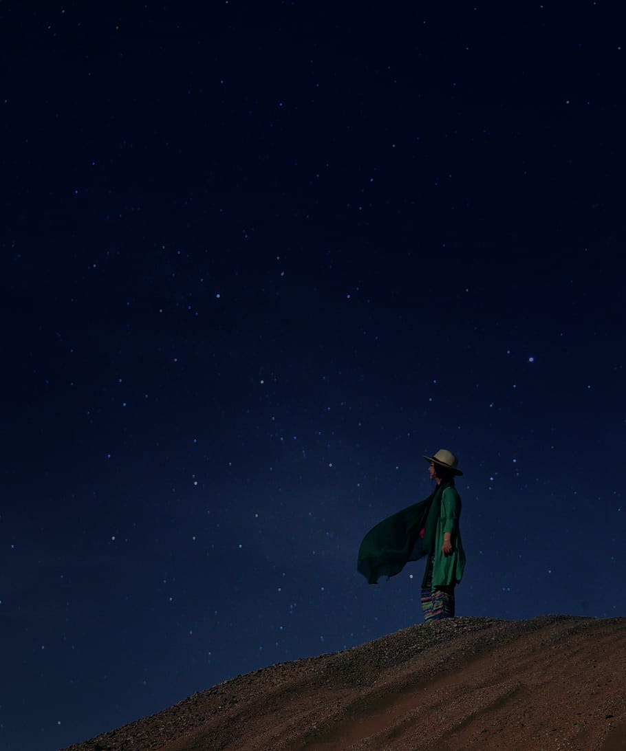 woman standing on desert, nature, outdoors, night, astronomy, HD wallpaper