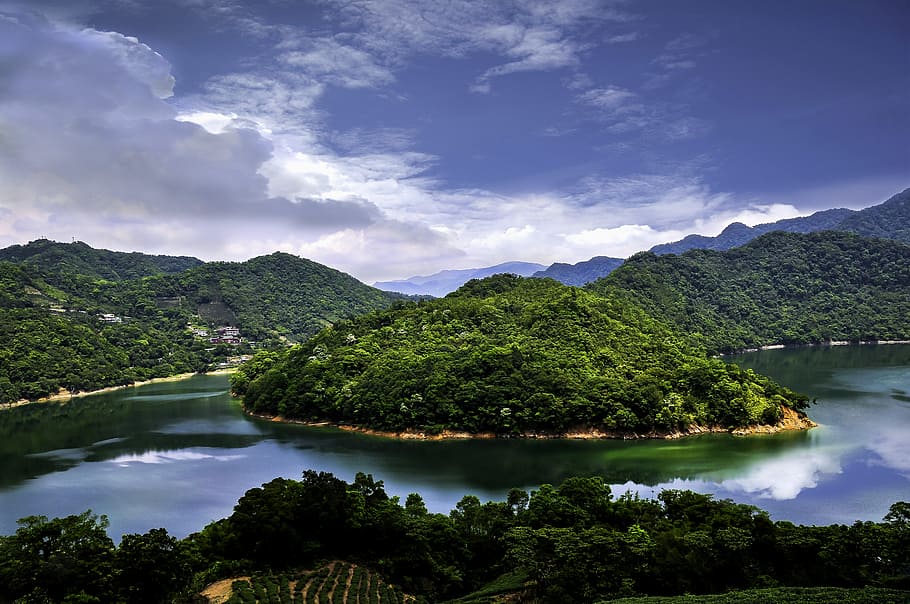 Green Mountains, beach, blue sky, environment, holiday, idyllic HD wallpaper