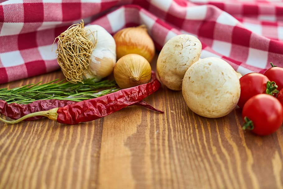Onions, Garlic and Tomatoes Close-up Photo, background, breakfast HD wallpaper
