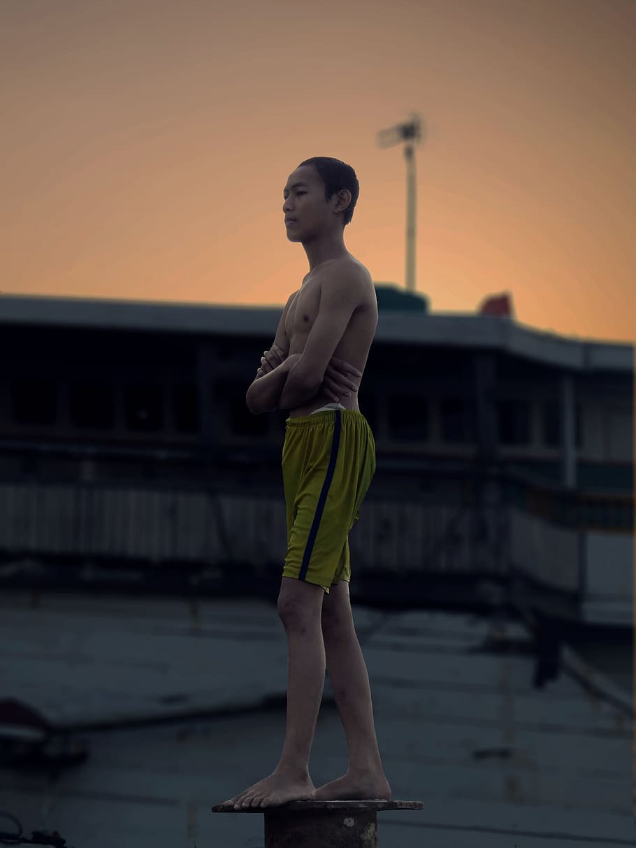 person standing on posts, human, people, indonesia, pelabuhan sunda kelapa HD wallpaper
