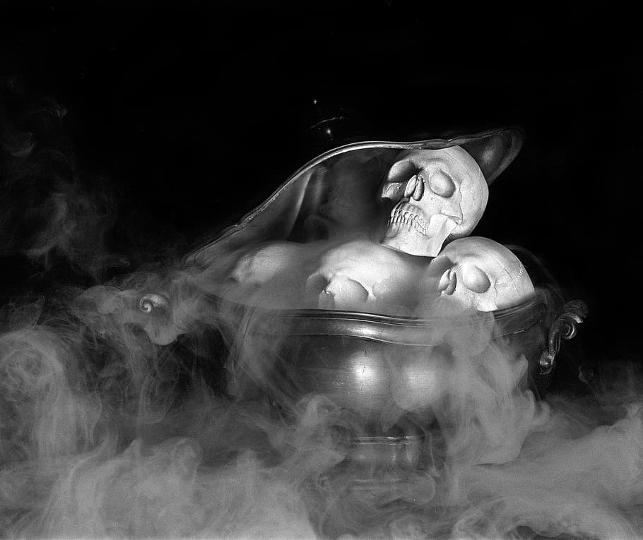 skulls, smoke, halloween, spooky, darkness, human skulls, grain HD wallpaper