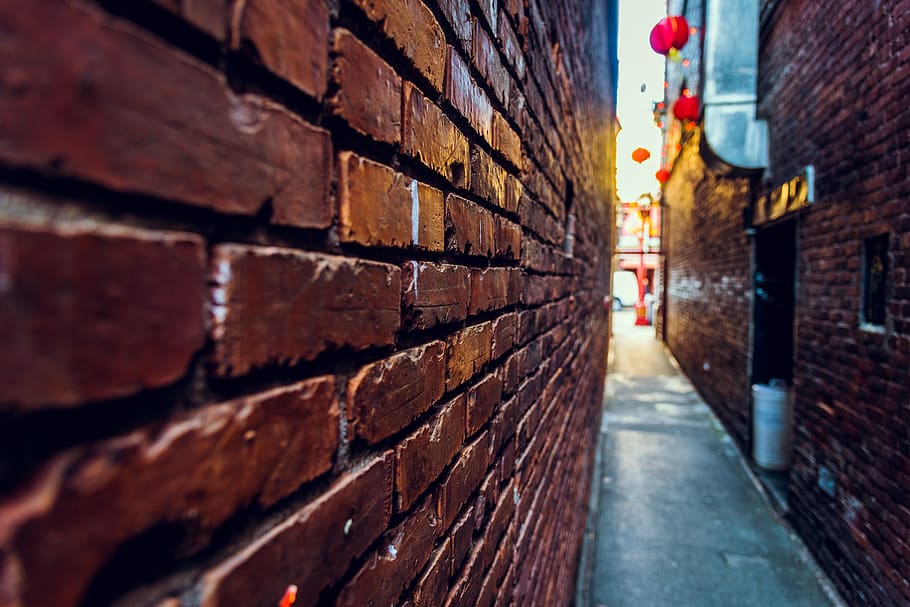 bricks, chinatown, lights, reflection, street, sun, walkway HD wallpaper
