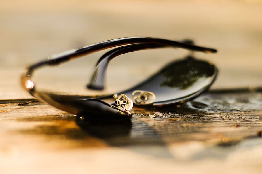 sun glasses, selective focus, close-up, wood - material, no people HD wallpaper