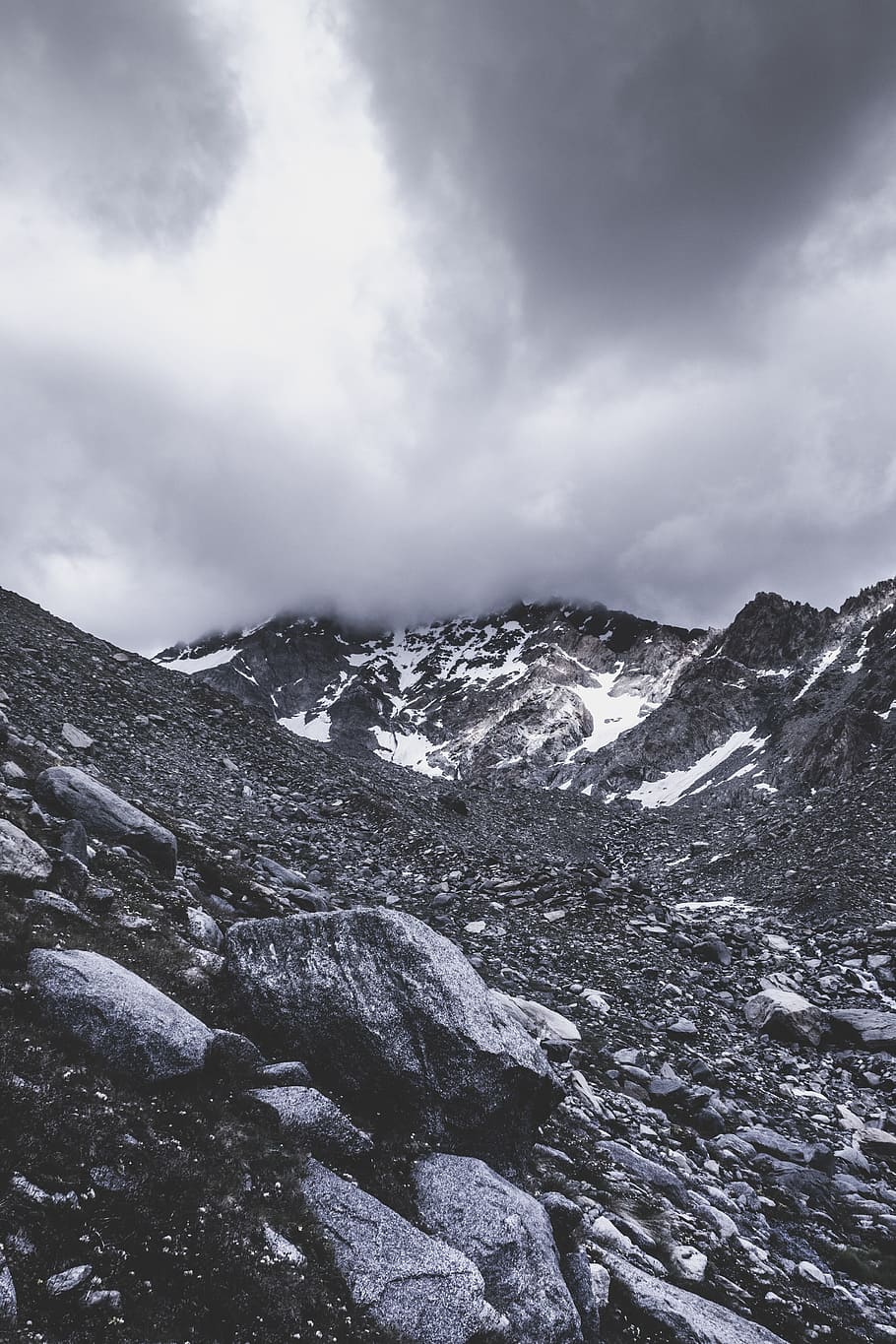 gray mountain under gray clouds during daytime, apocalyptic, rock HD wallpaper
