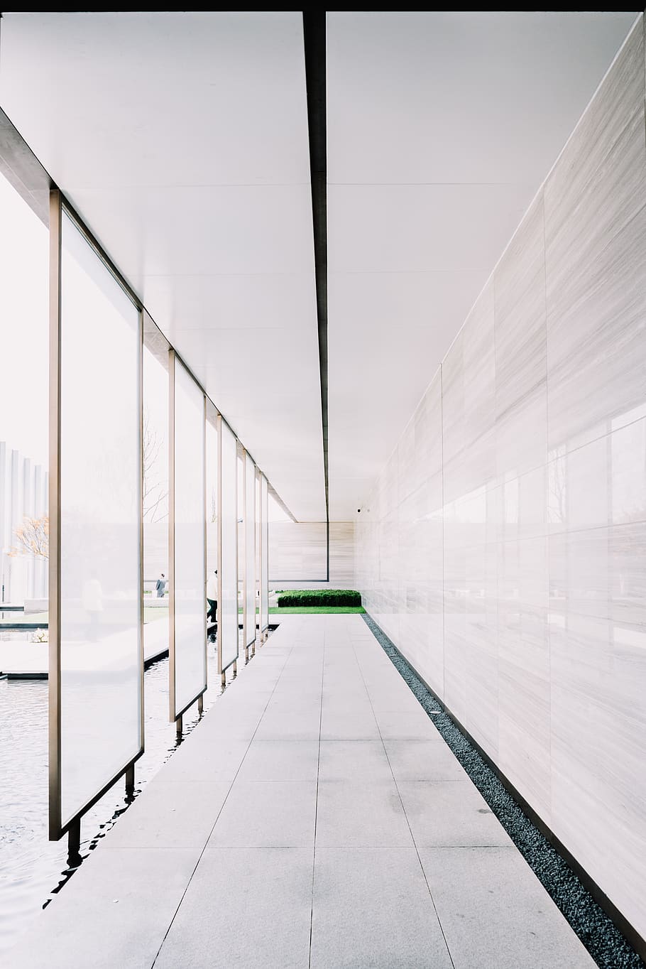 empty pathway, corridor, lighting, floor, indoors, room, lobby HD wallpaper